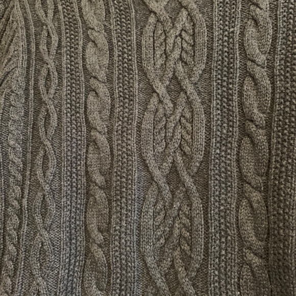 Cable knit turtle neck sweater - Picture 4 of 4